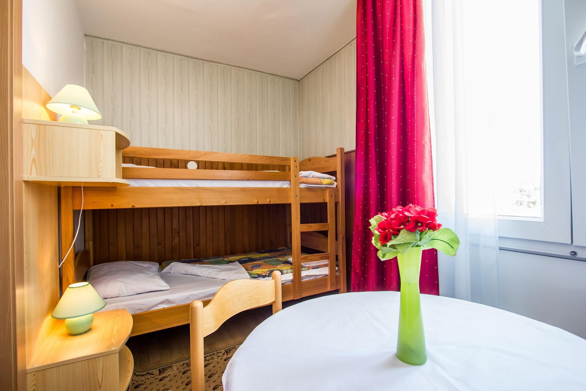 Hotel Omorika بونات المظهر الخارجي الصورة