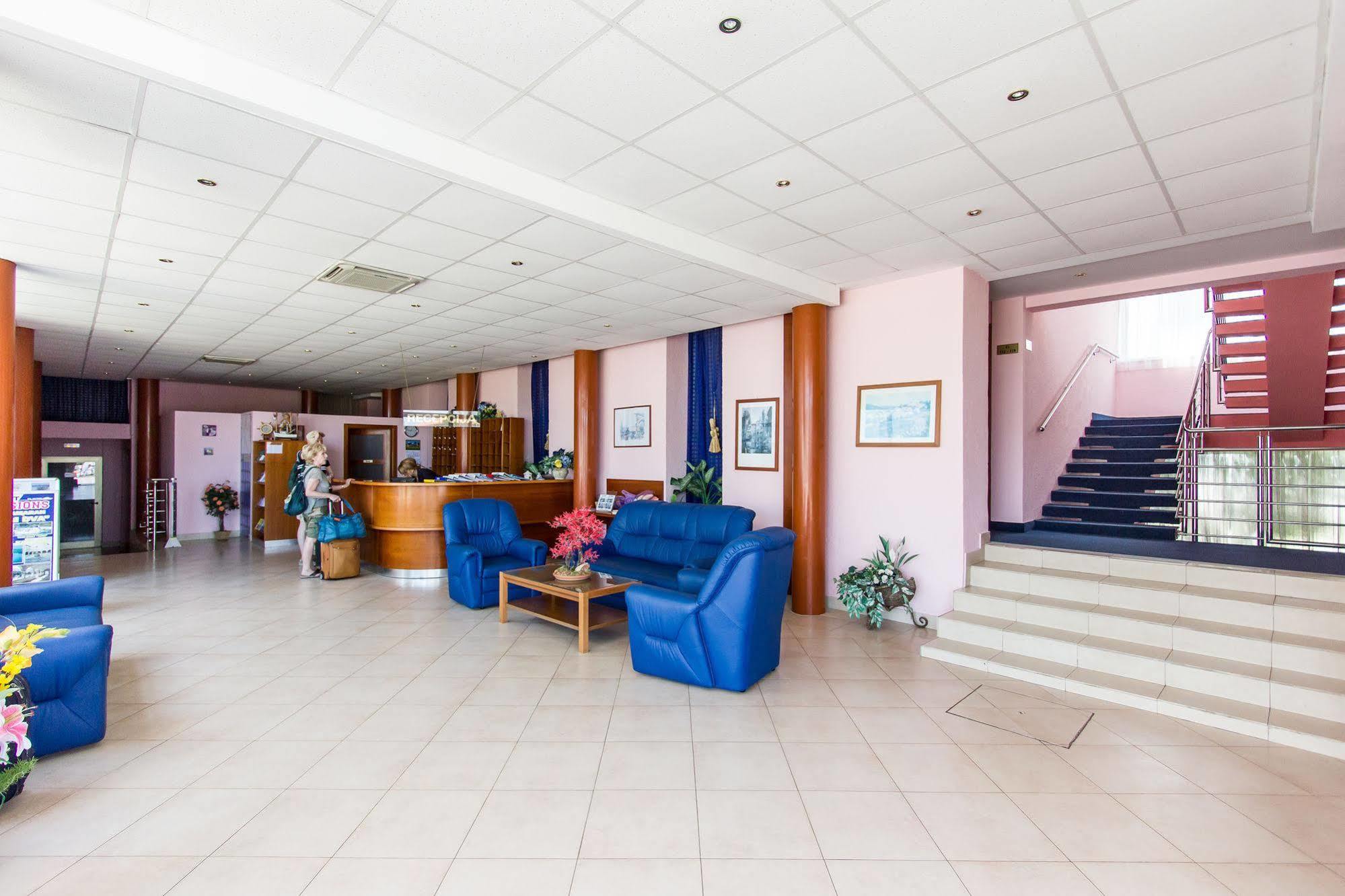 Hotel Omorika بونات المظهر الخارجي الصورة