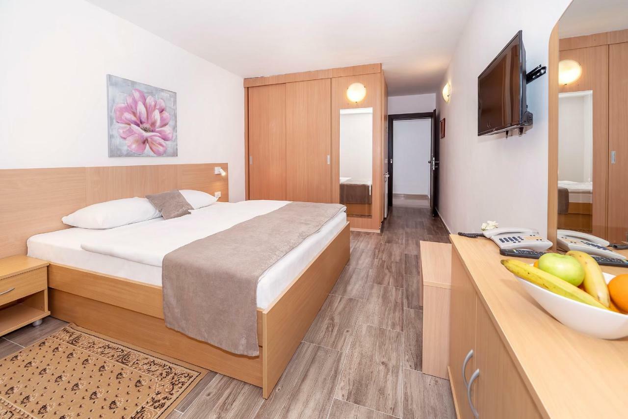 Hotel Omorika بونات المظهر الخارجي الصورة